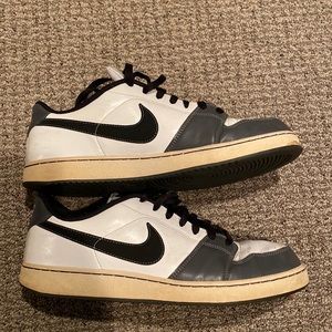 Nike Size 10.5 Sneakers